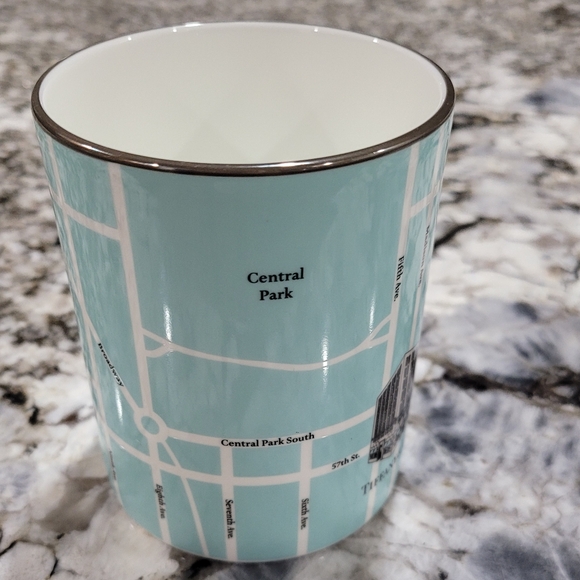 TIFFANY & CO. Manhattan Mug Fine Bone China Map of New York Serial Number Set - Picture 6 of 12